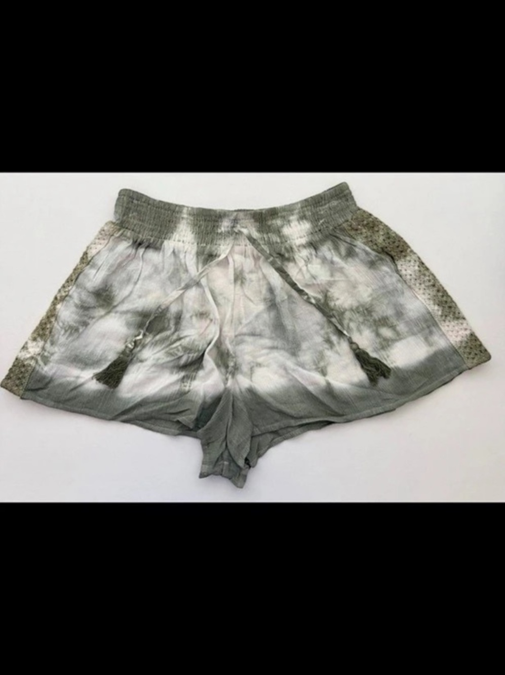 Kiwi & Punch Tie-Dye Crochet elastic Waist Shorts in Green & white Size Medium N